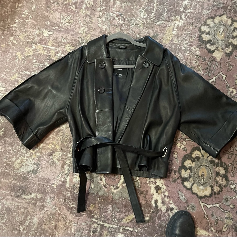 Dressier black leather 3/4 sleeve, like new